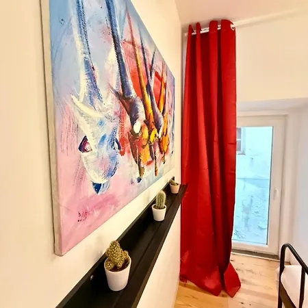 Apartment Em