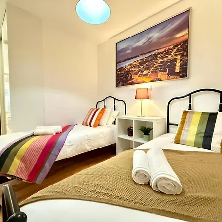 Em Apartment *