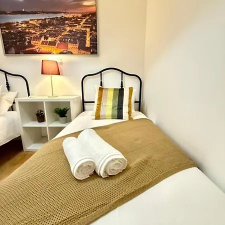 Apartment Em *