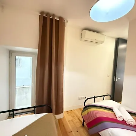 Em Apartment *