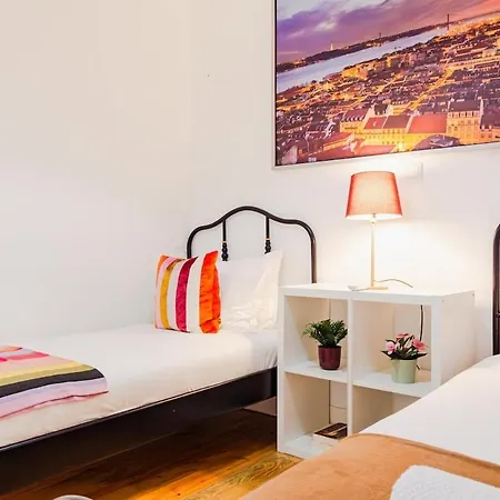 Familiar - 2 Quartos - Ac - Proximo A Baixa-chiado Apartment